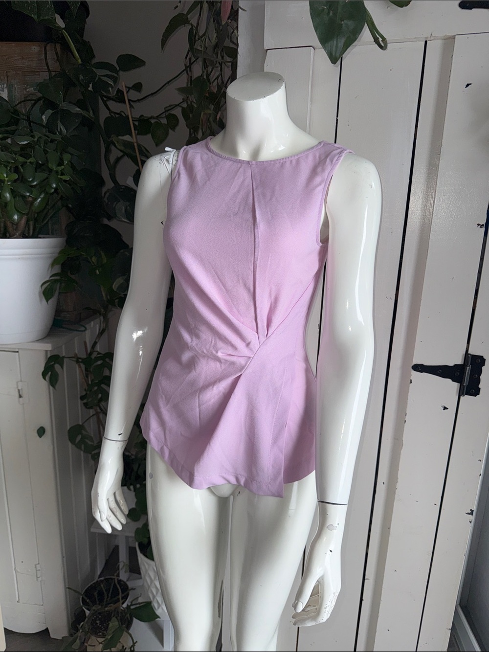Suzy Shier Sleeveless Twist-Front Lavender Top zip back NWOT